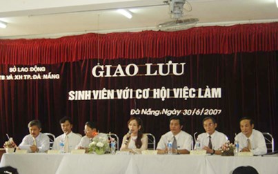 Hội chợ việc làm Thành phố Đà Nẵng tại Đại học Duy Tân