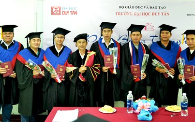 Trường Đại Học Duy Tân tổ chức phát bằng tốt nghiệp Đại học (Hệ từ xa) cho  học viên các tỉnh thành phía Nam